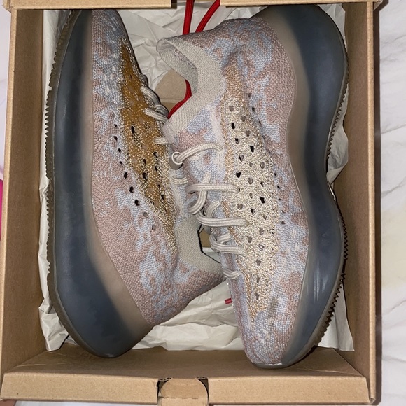 Yeezy Boost 380 - Picture 2 of 5